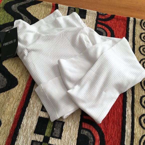 🌺3/$15🌺NWT White Thin Silky Stretch Turtle Neck. - Picture 3 of 5